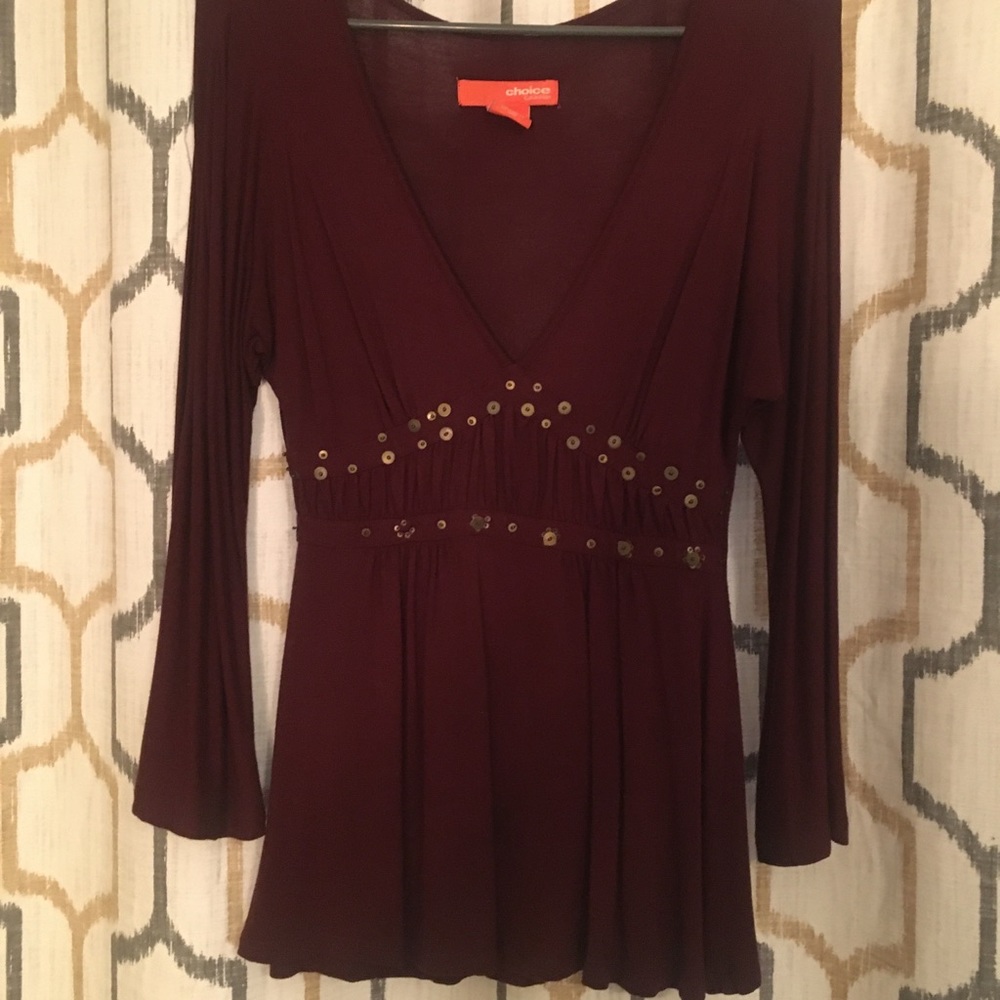 Deep V-neck 3/4 sleeve